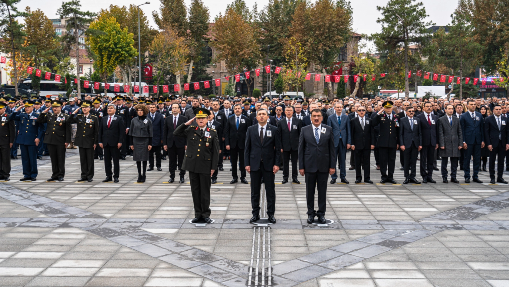 Atatürk 84. Ölüm Yıl Dönümünde Cumhuriyet Meydanı'nda Anıldı