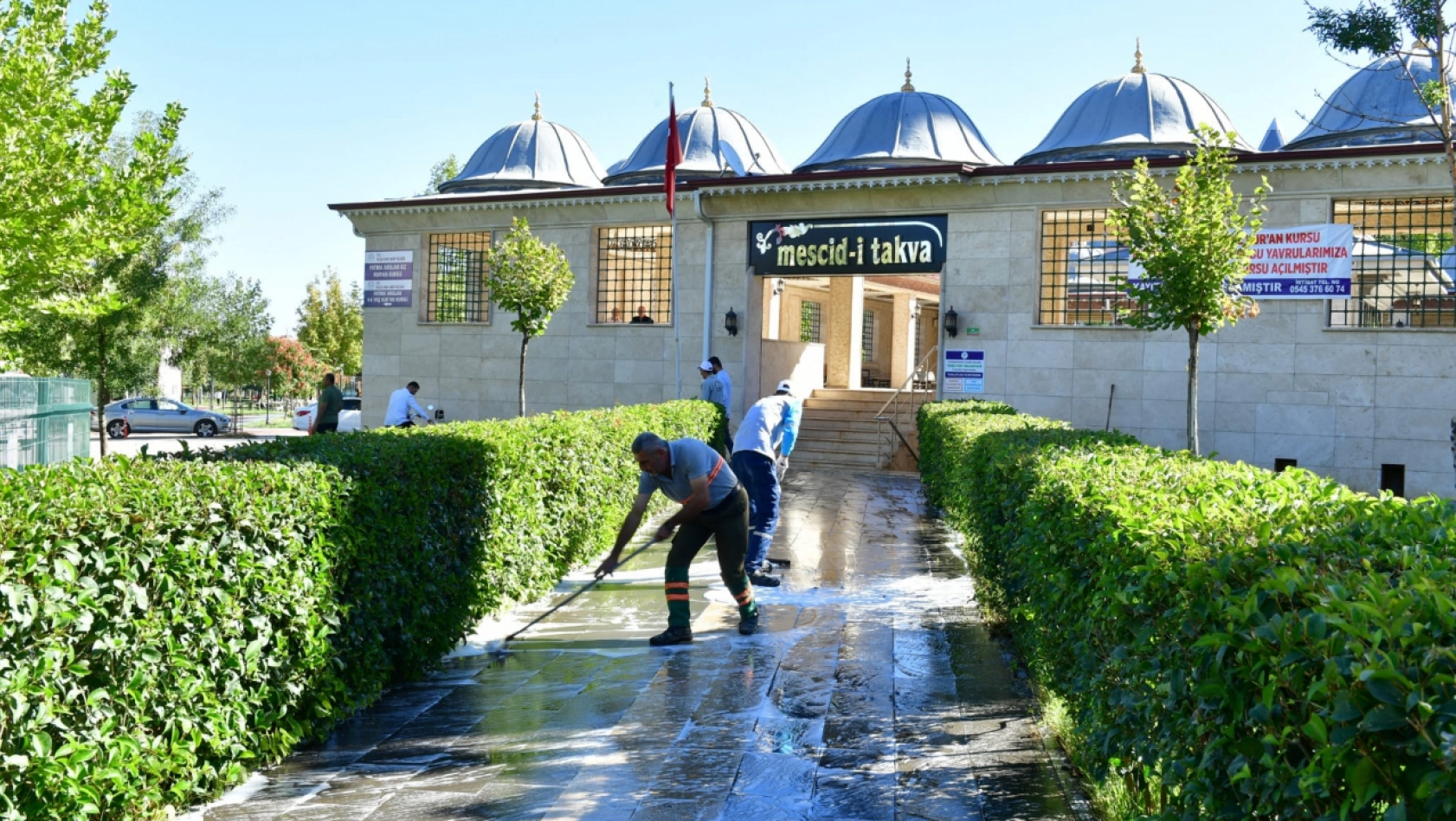 Cami Temizleme Ekipleri İlçedeki 170 Camiyi Temizliyor