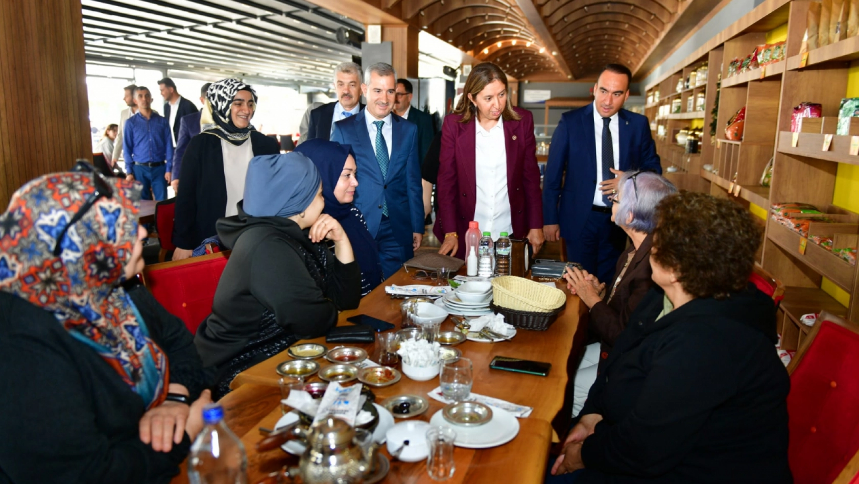 Çınar, AKP Sivas Milletvekili Semiha Ekinci'yi Misafir Etti