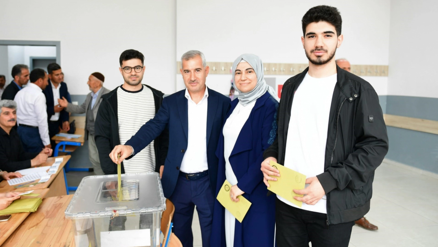 Çınar, Cumhurbaşkanlığı 2.tur seçimi için oyunu kullandı