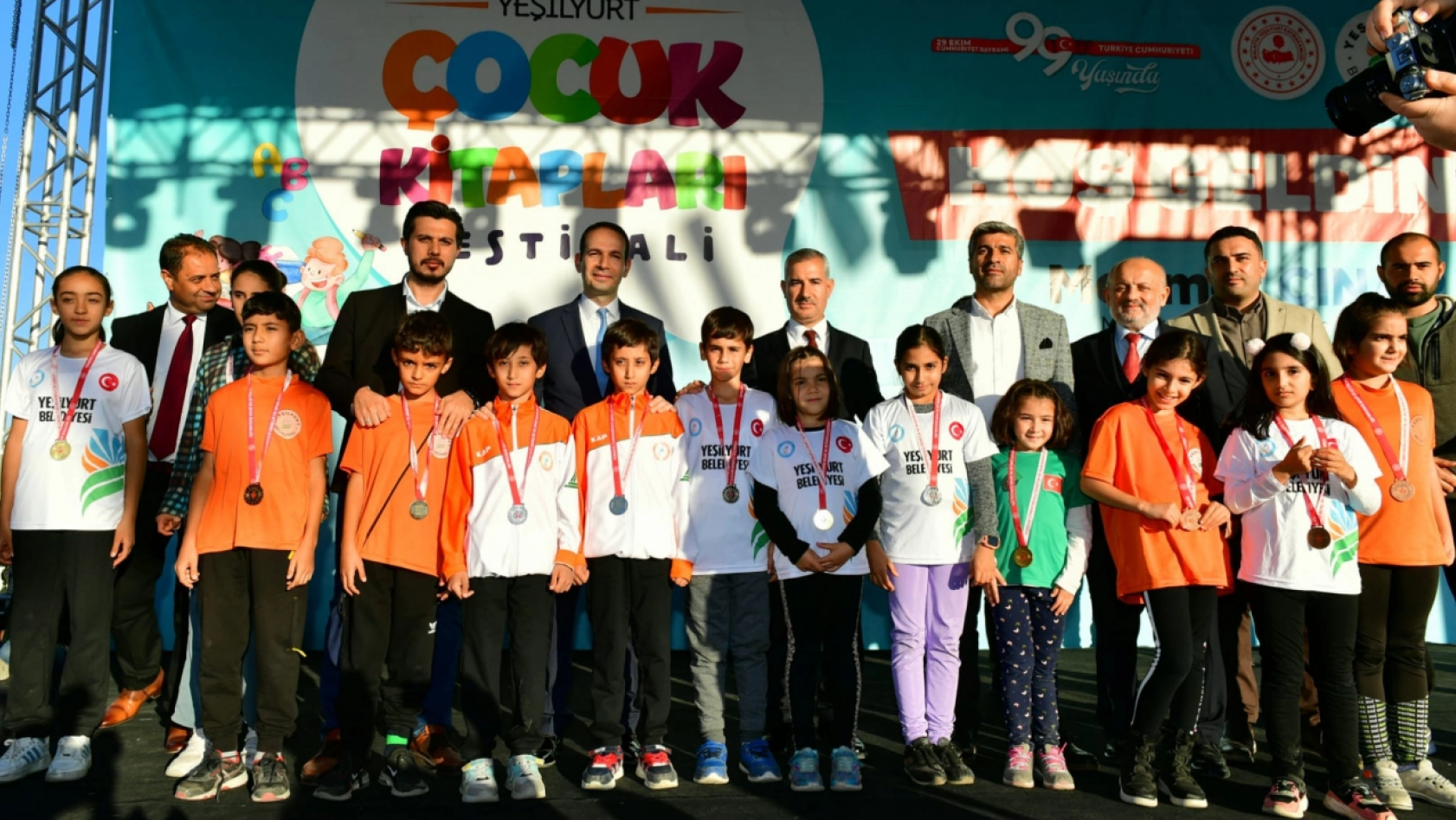 'Cumhuriyet Kupası' ödülleri Yeşilyurt Çocuk Kitapları Festivalinde verildi