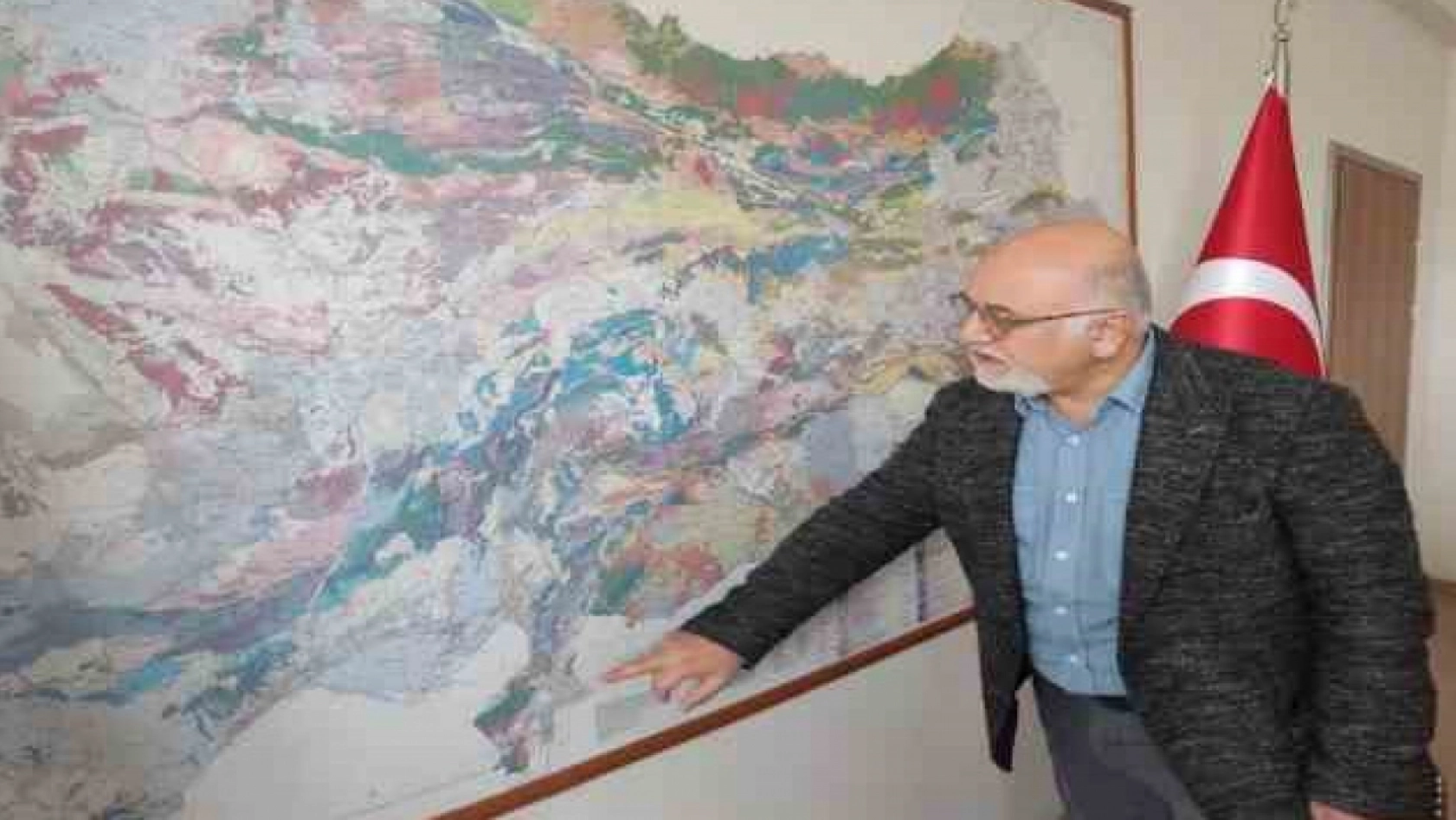 Doç. Dr. Akyol'dan deprem bölgesindeki kültür varlıklarıyla ilgili uyarı