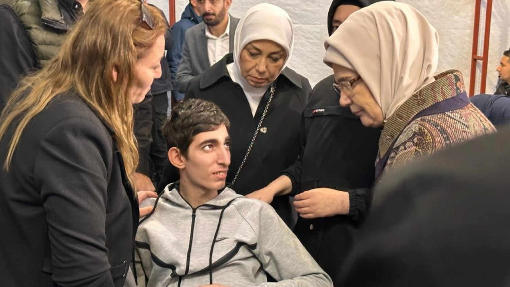 Erdoğan'dan depremzede Ömer için protez kol ve bacak talimatı