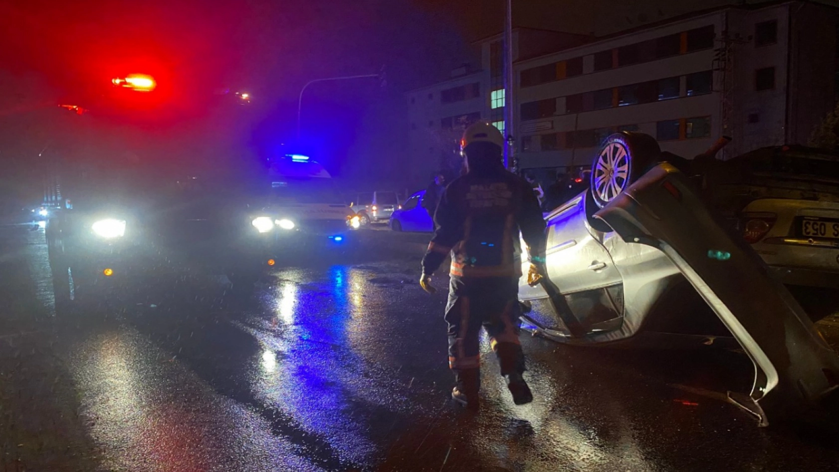 Malatya'da 2 araç çarpıştı: 3 yaralı