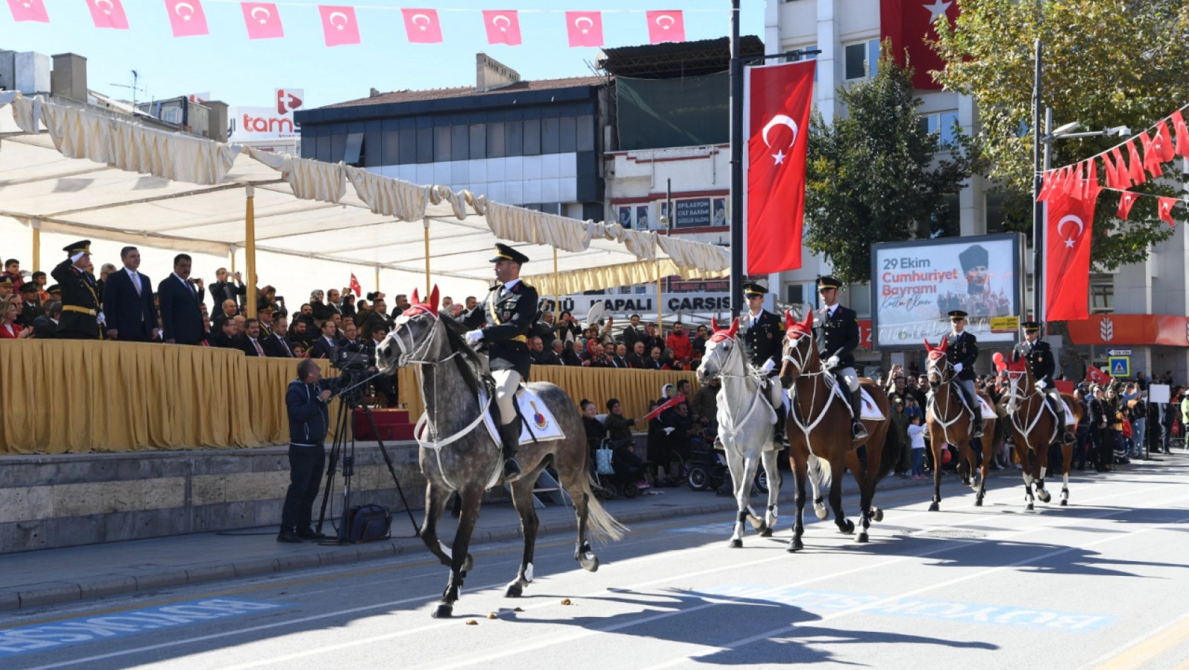Malatya'da 29 Ekim Cumhuriyet Bayramı Coşkuyla Kutlandı