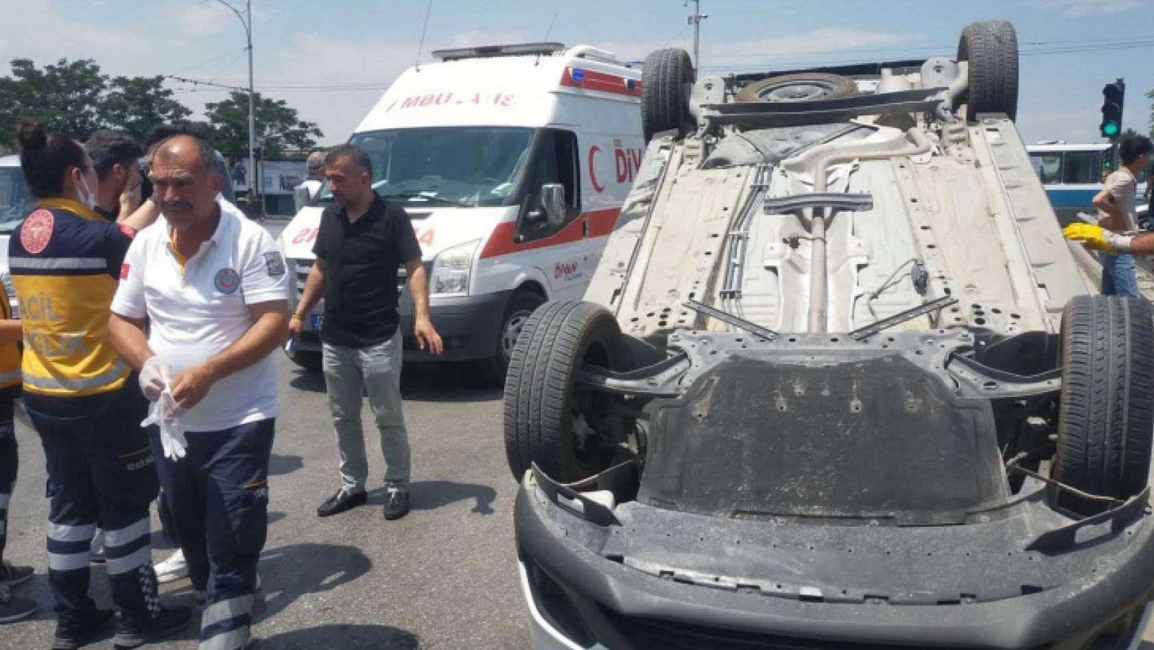 Malatya'da 3 aracın karıştığı kazada 3 kişi yaralandı