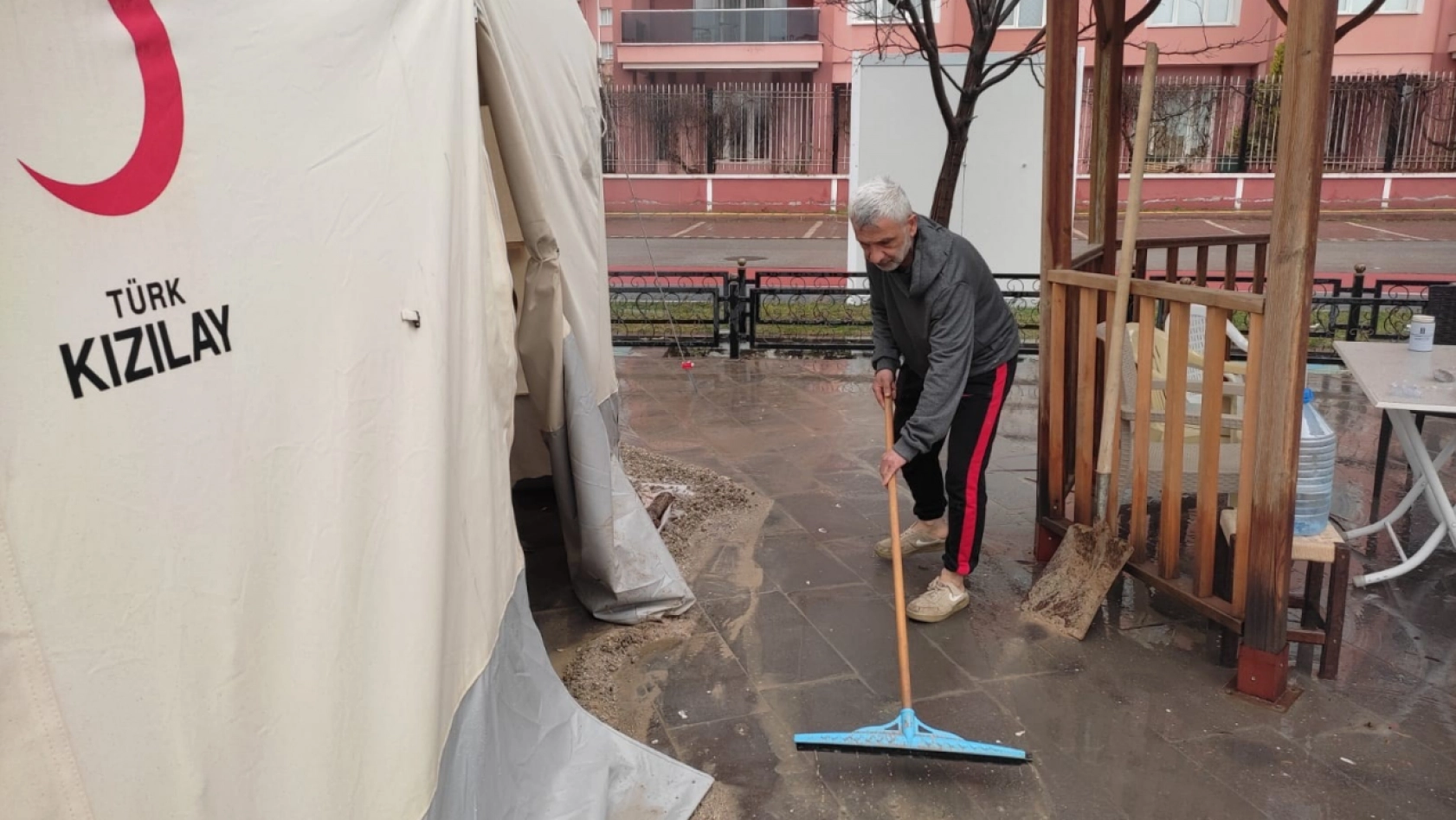 Malatya'da çadırları su bastı