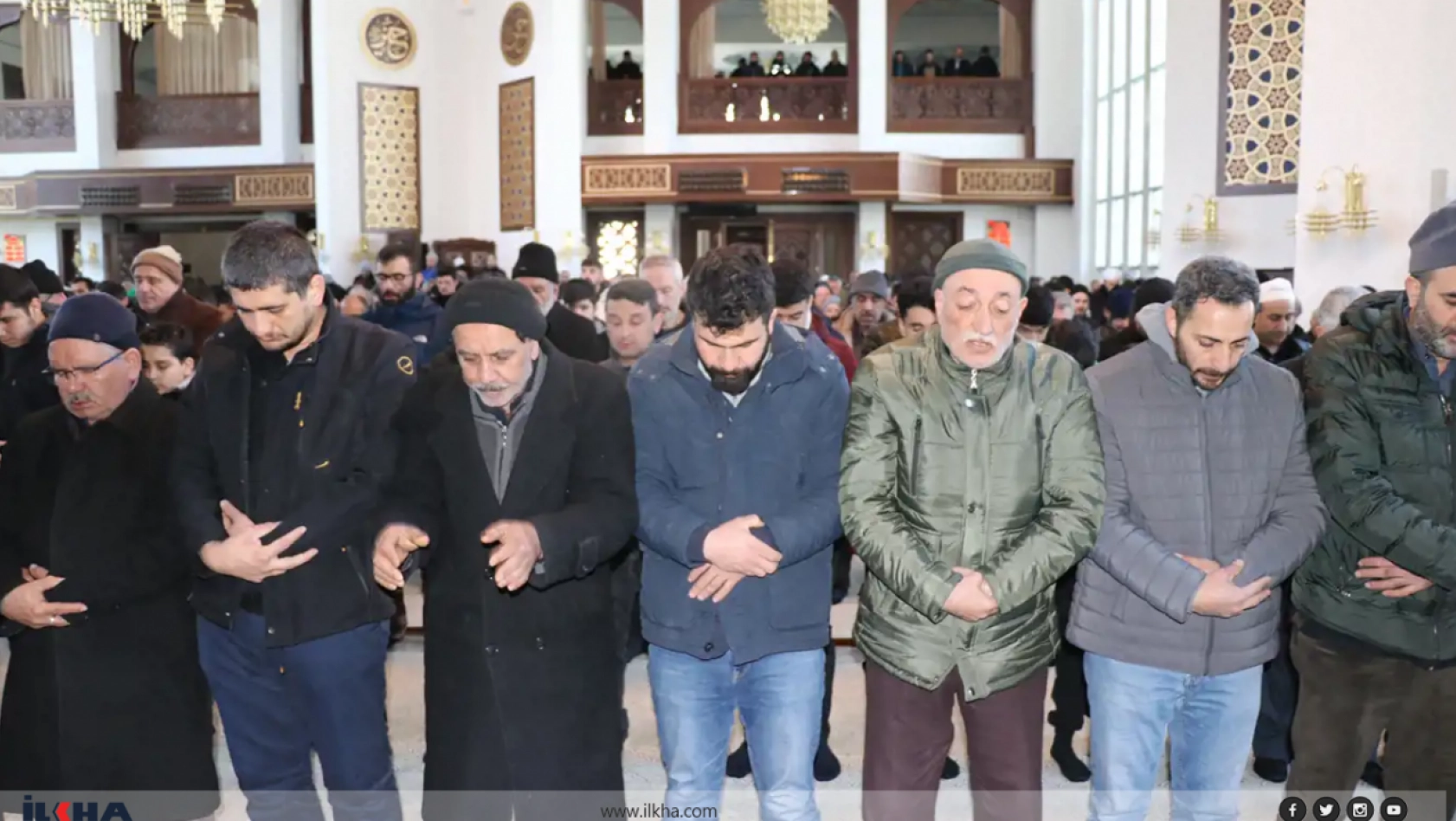 Malatya'da depremde vefat edenler için gıyabi cenaze namazı kılındı