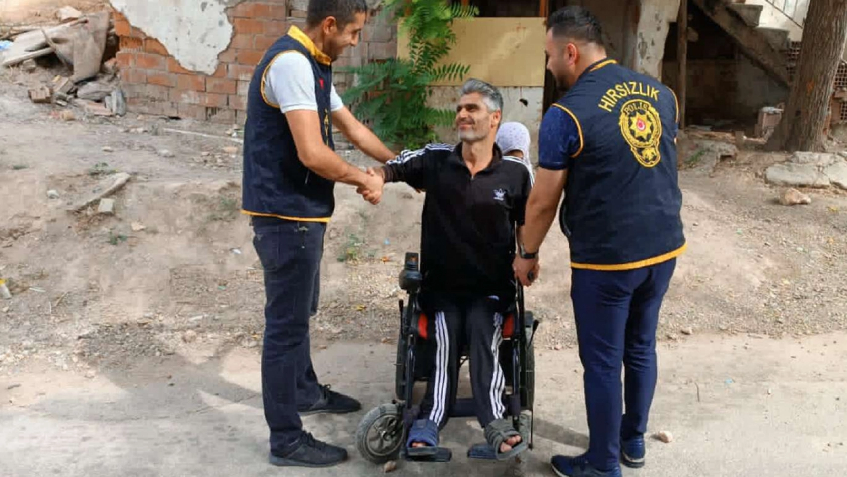 Malatya'da engelli bireyin akülü aracını çalan hırsız yakalandı