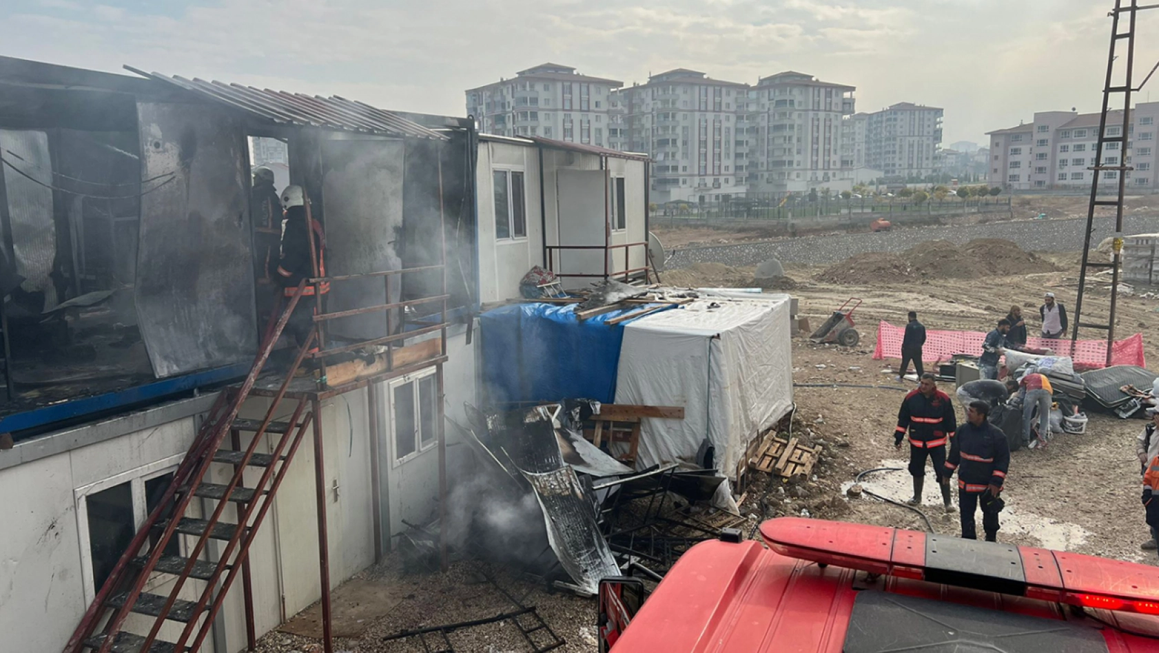 Malatya'da inşaat işçilerinin kaldığı konteynerde yangın çıktı