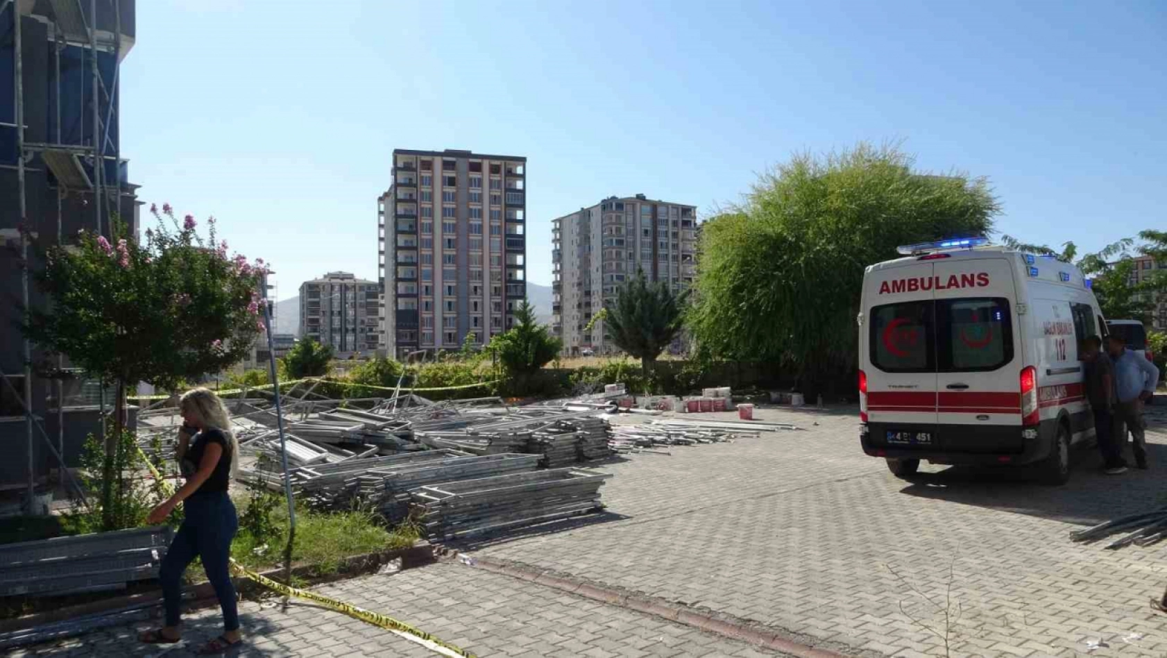Malatya'da inşaat iskelesi çöktü: 1 işçi öldü, 2'si yaralandı