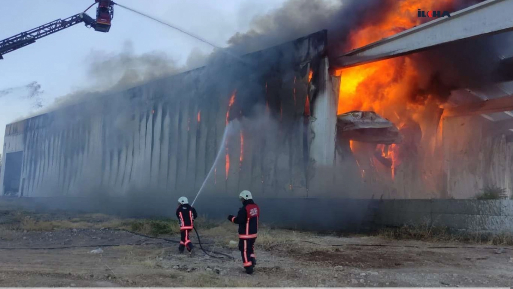 Malatya'da Kayısı Deposunda Çıkan Yangında Büyük Çapta Hasar Oluştu