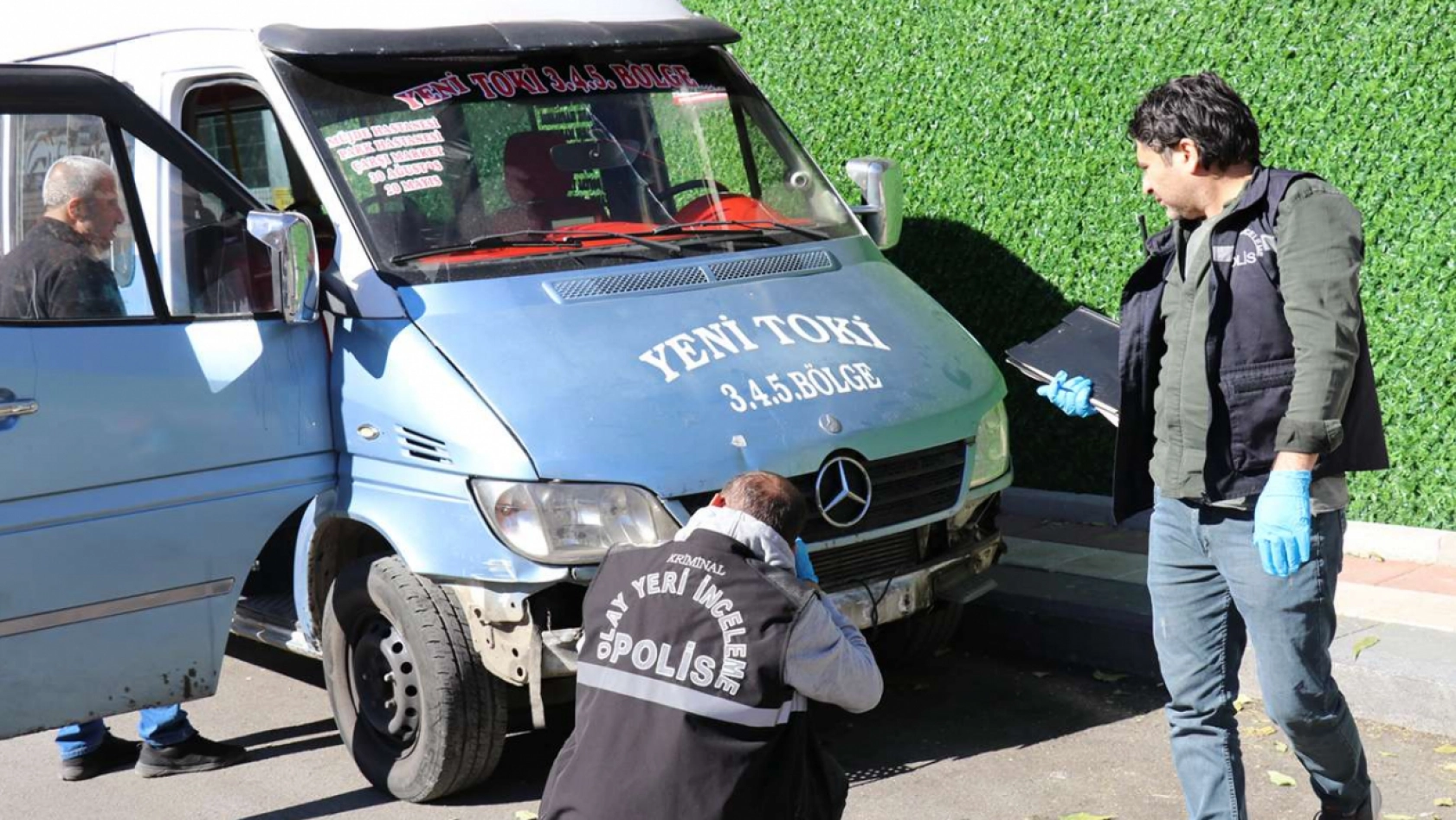 Malatya'da minibüsün çarptığı kadın yaralandı