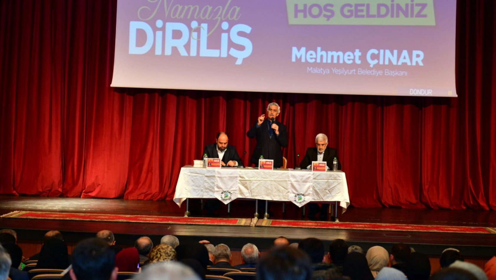 Malatya'da 'Namazla Diriliş' Konferansı Düzenlendi