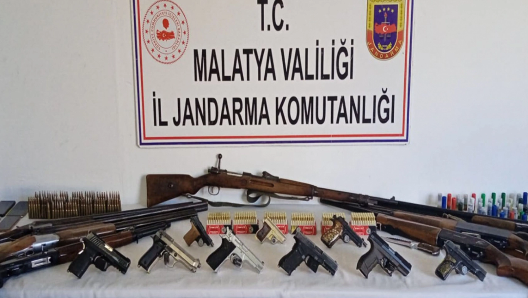 Malatya'da silah ticaretinden 5 gözaltı