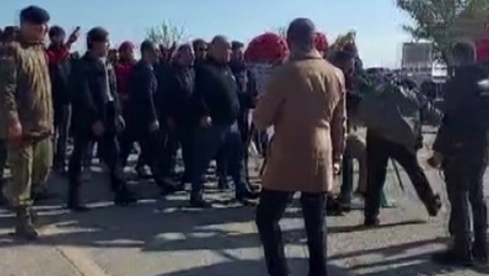 Malatyalı şehidin cenazesinde CHP'ye tepki