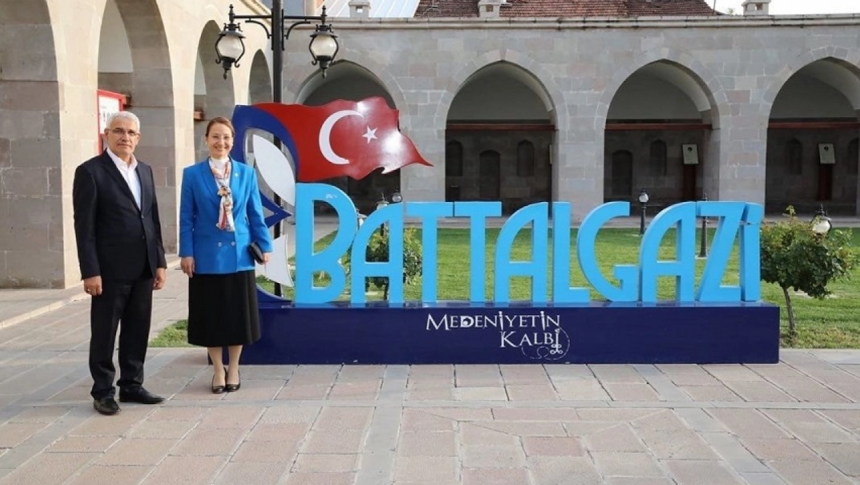 Milletvekili Bakbak, Battalgazi'deki Tarihi Mekanları Gezdi