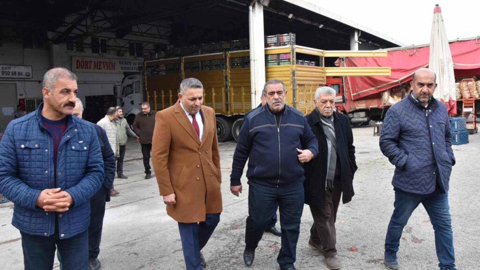 Sadıkoğlu, Malatya Sebze ve Meyve Hal Binasını ziyaret etti