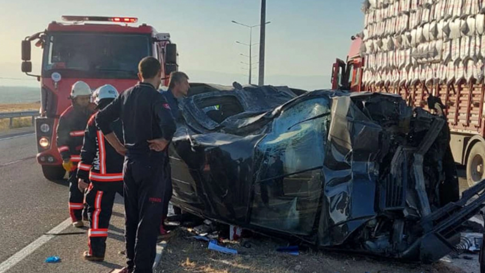 Sürücüsünün direksiyon hakimiyetini kaybettiği araç kaza yaptı: 2 ölü