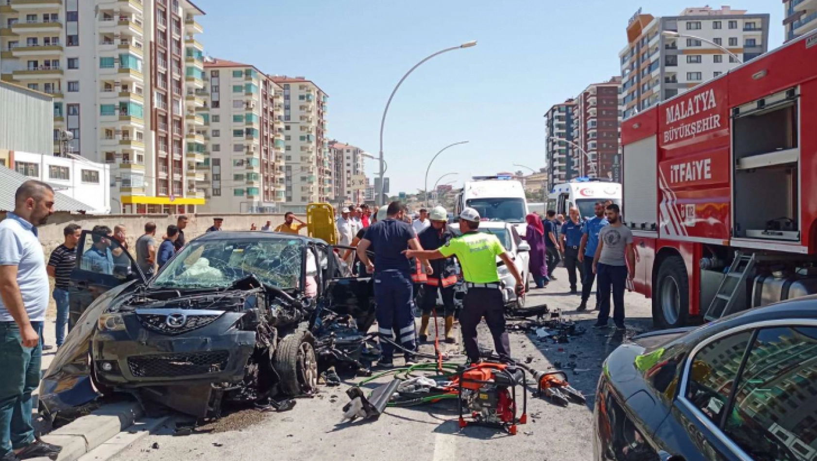 Malatya'da 4 aracın karıştığı kazada 9 kişi yaralandı