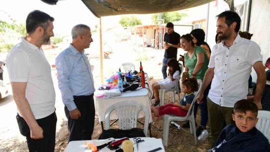 'İyilik Makası' projesi depremzede çocuklara umut aşılıyor