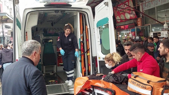 Malatya'da meslektaşı tarafından bıçaklanan seyyar satıcı ağır yaralandı
