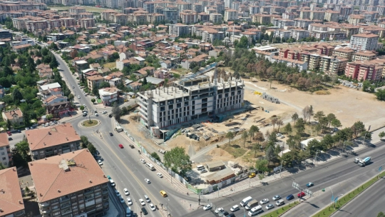 Yeşilyurt Belediyesi Yeni Hizmet Binası'nın Yapımı Devam Ediyor