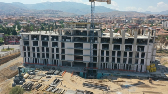 Yeşilyurt Belediyesi Yeni Hizmet Binası'nın Yapımı Devam Ediyor