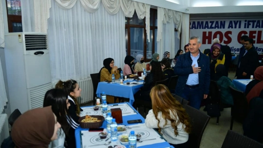 Başkan Çınar, Üniversite Öğrencileriyle İftarda buluştu