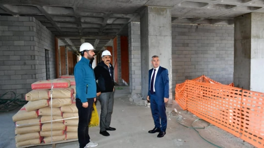 Yeşilyurt Belediyesi hizmet binası yapımı devam ediyor