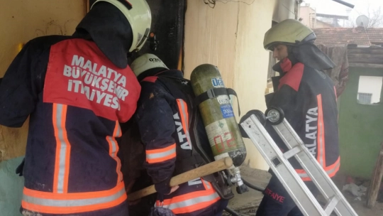 Malatya'da maddi hasarlı yangın
