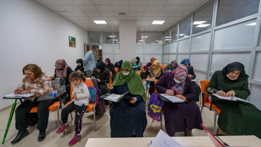 Yıldırım, 'Öğrenmenin yaşı yoktur diyerek kursumuzu açtık'