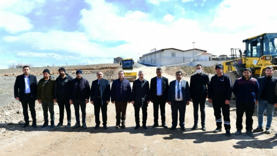 Yakınca Mahallesinde Yol Açma Çalışmaları Devam Ediyor