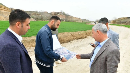 Sütlüce Mahallesinde yol çalışmalarında sona gelindi