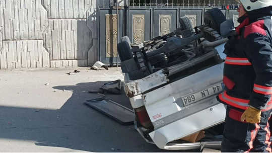 Malatya'da otomobil viyadükten uçtu: 1 yaralı