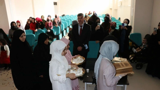 Anneler kızları ile birlikte 'Hafize' oldular
