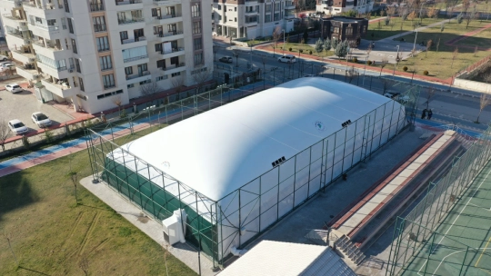 Malatya'ya İlk Kez Balon Kaplama Tenis Alanı Kuruldu