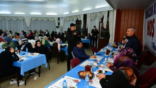 Başkan Çınar, Üniversite Öğrencileriyle İftarda buluştu