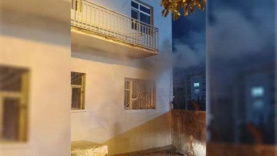 Malatya'da 2 evde çıkan yangın korkuttu