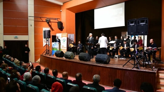 Unutulmayan Şarkılar ve Türküler' konserine sanatseverler büyük ilgi gösterdi