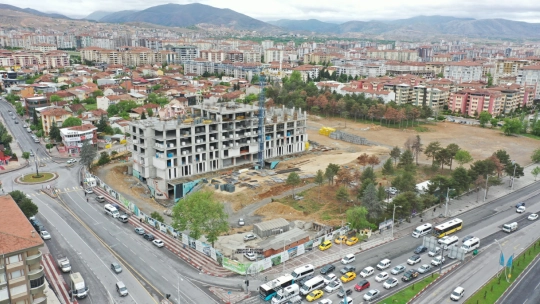 Yeşilyurt Belediyesi hizmet binası yapımı devam ediyor