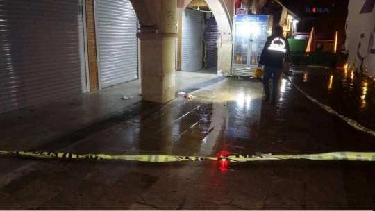 Malatya'da bıçaklı kavga: Biri ağır 3 yaralı