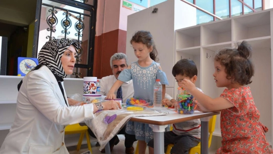 Ankara'dan Malatya'ya 2 tır okul materyali gönderildi