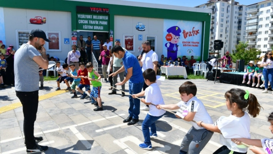 Çocuk Trafik Eğitim Parkı 'Minikler Yarışıyor' programına ev sahipliği yaptı