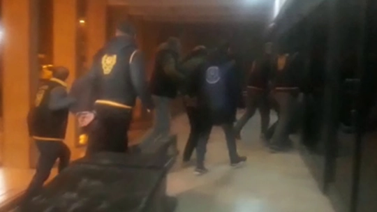 Çok sayıda hırsızlık olayına karışan 8 kişi gözaltına alındı