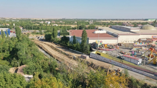 Barguzu'ya Kanalboyu Parkı Yapılıyor