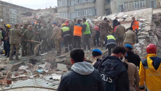 Malatya'daki depremde 1 ölü, 69 yaralı