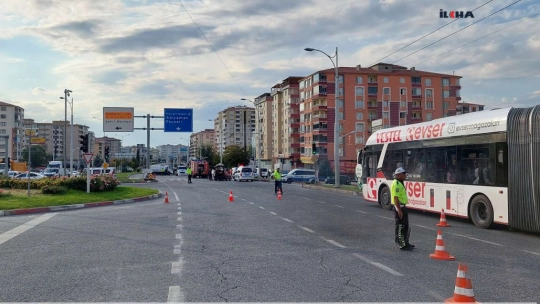 Malatya'da 2 aracın karıştığı kazada 3 kişi yaralandı