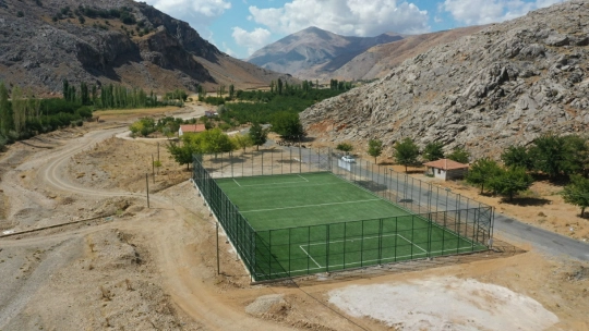 Porgalı'ya Yeni Halı Saha Yapıldı