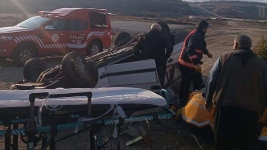 Malatya'da takla atan otomobildeki 2 kişi yaralandı